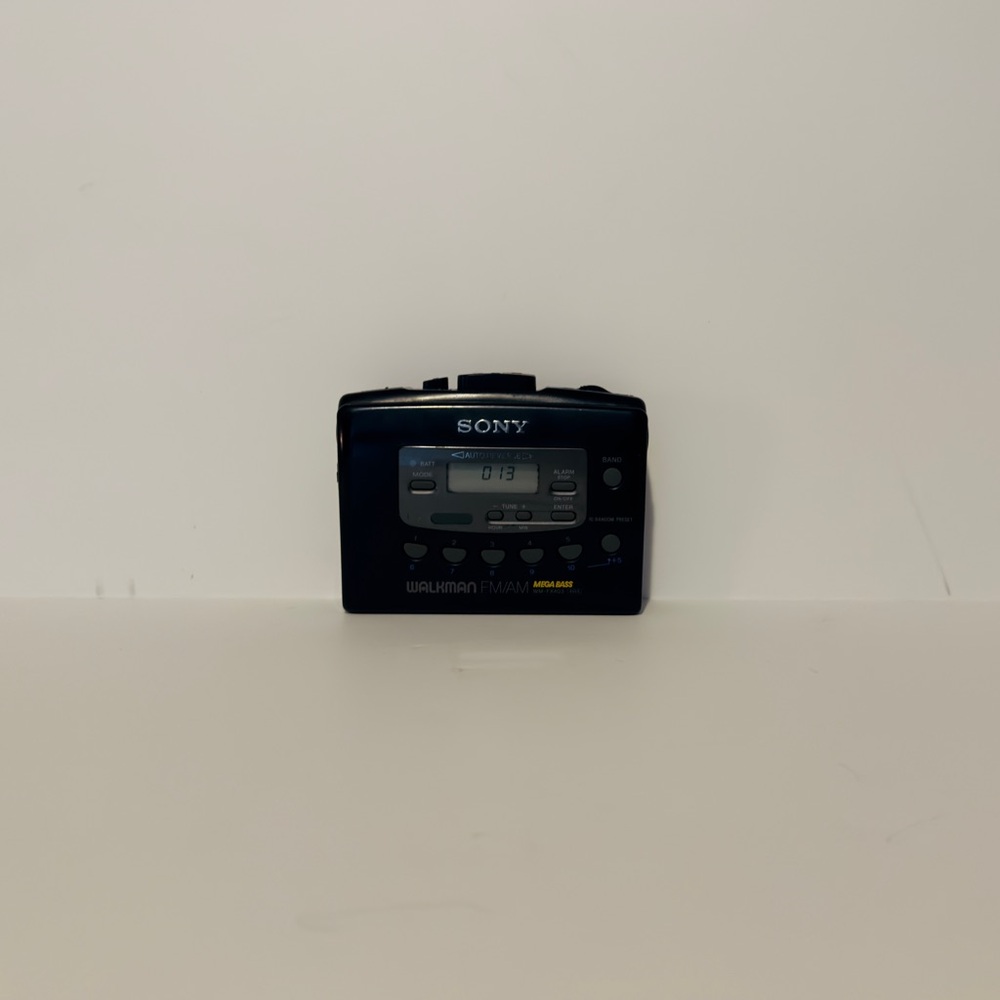 Sony Walkman WM-FX403 FM/AM Bass Radio Player! Cassette Player Does Not Work!